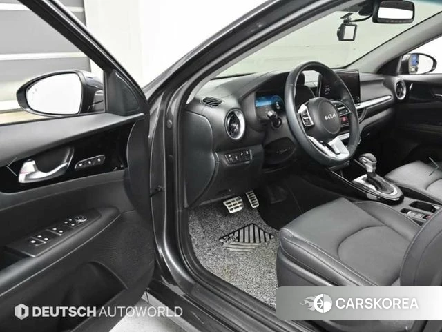 Kia The New K3 2nd generation 2024 Серый из Кореи, фото 2