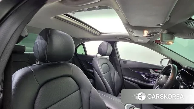 Mercedes-Benz C-Class W205 2018 Белый из Кореи, фото 2