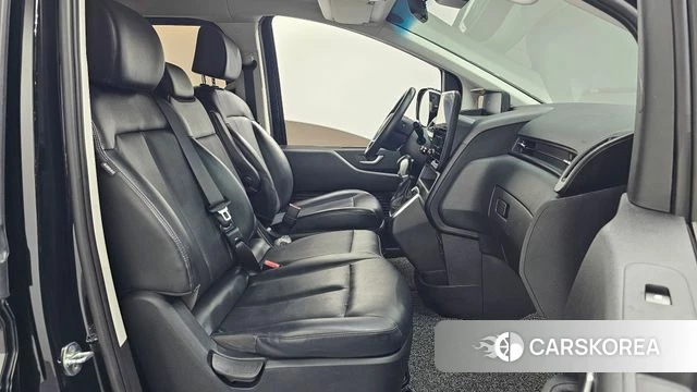Hyundai Staria 2022 Черный из Кореи, фото 2