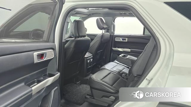 Ford Explorer 6th Generation 2021 Белый из Кореи, фото 2