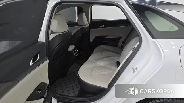 Kia The New K5 Hybrid 3rd generation 2024 Белый из Кореи, фото 2