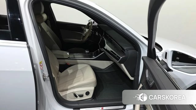 Audi A6 (C8) 2022 Белый из Кореи, фото 2