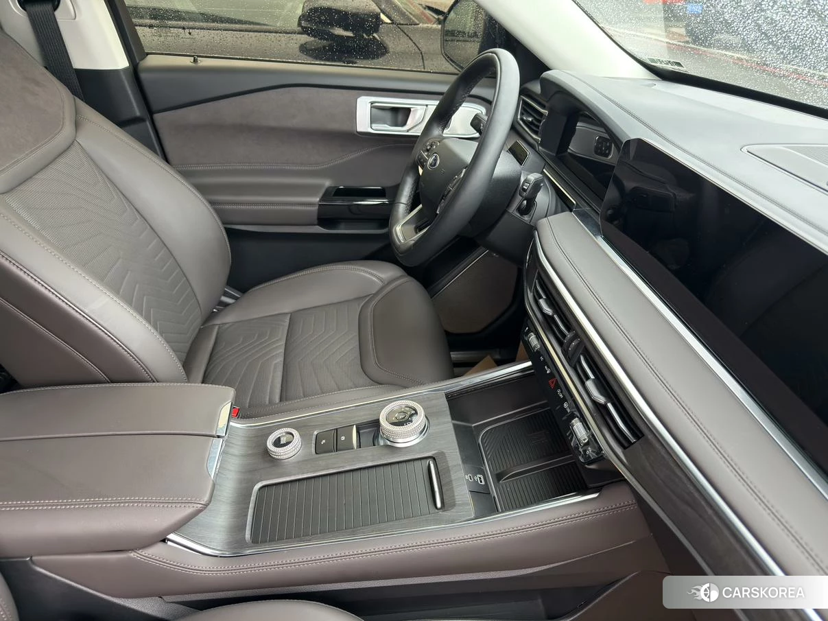 Ford Explorer 2024 Черный из Китая, фото 2