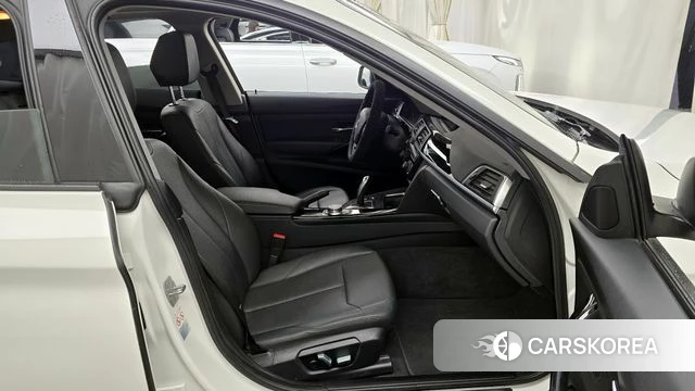 BMW 3 Series GT (F34) 2018 Белый из Кореи, фото 2