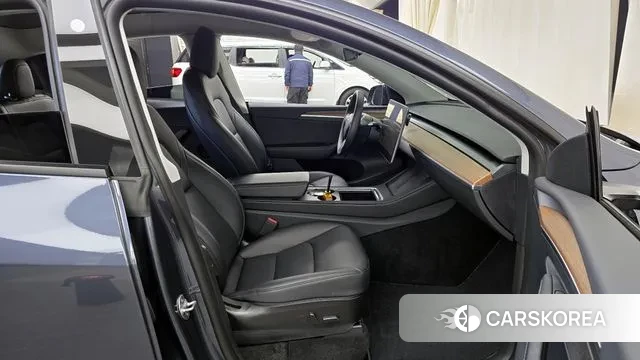 Tesla Model Y 2022 Серый из Кореи, фото 2