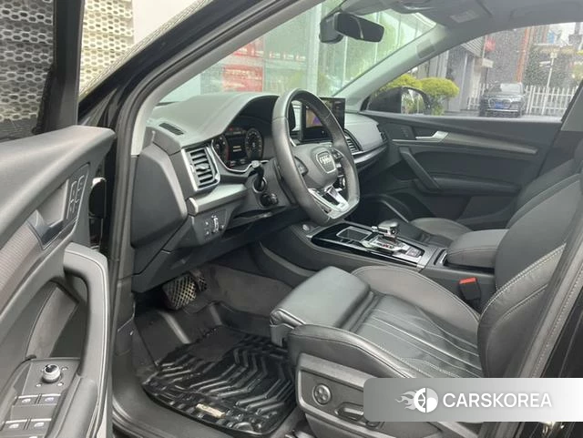 Audi Q5L 2022 Черный из Китая, фото 2