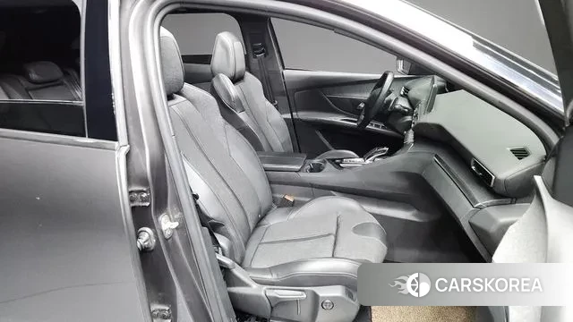 Peugeot 3008 second generation 2019 Серый из Кореи, фото 2