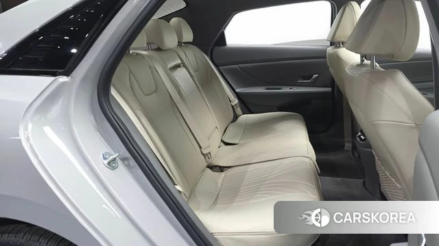 Hyundai Avante (CN7) 2022 Серебристо-серый из Кореи, фото 2