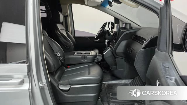 Hyundai Staria 2021 Серебряный из Кореи, фото 2