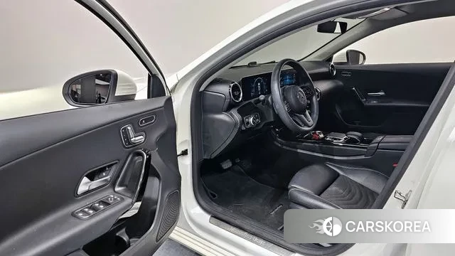 Mercedes-Benz A-Class W177 2019 Белый из Кореи, фото 2