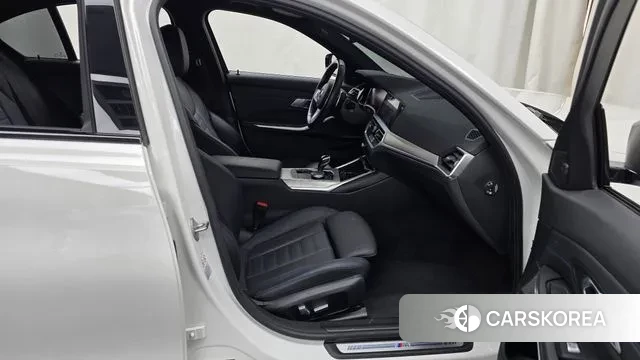 BMW 3 Series (G20) 2022 Белый из Кореи, фото 2