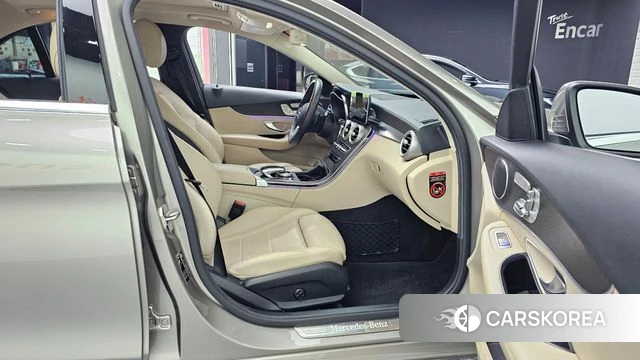 Mercedes-Benz C-Class W205 2019 Серебристо-серый из Кореи, фото 2