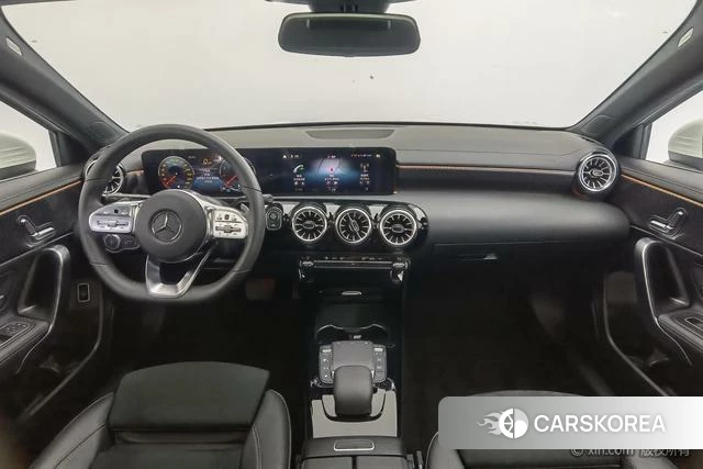 Mercedes-Benz Class A 2023 Белый из Китая, фото 2