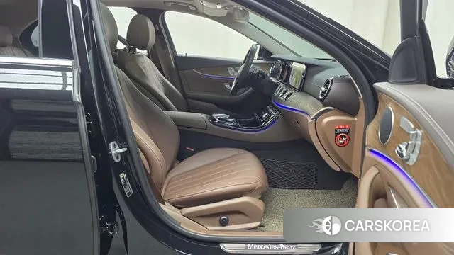 Mercedes-Benz E-Class W213 2020 Черный из Кореи, фото 2