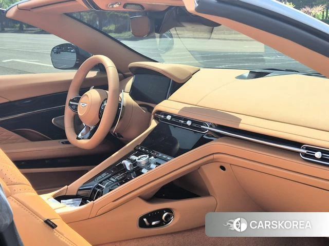Aston Martin DB12 2025 Темно-зеленый из Кореи, фото 2