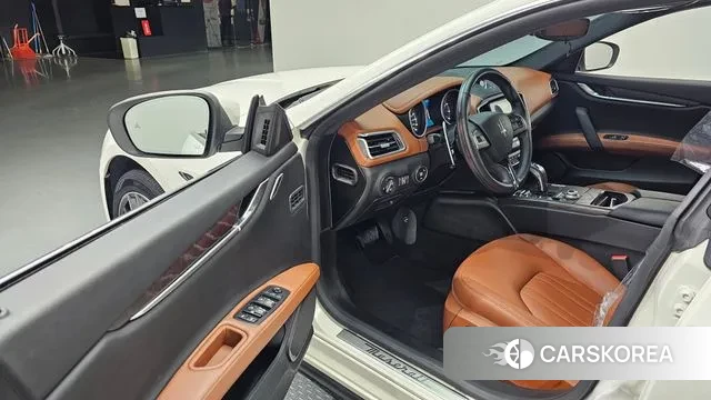 Maserati Ghibli 2020 Белый из Кореи, фото 2