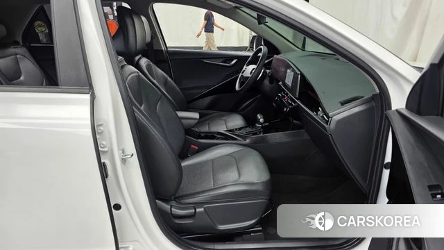 Kia Di Ol Nu Niro 2022 Белый из Кореи, фото 2