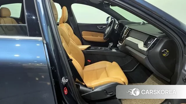 Volvo XC60 second Generation 2020 Синий из Кореи, фото 2