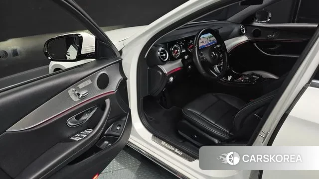 Mercedes-Benz E-Class W213 2018 Белый из Кореи, фото 2