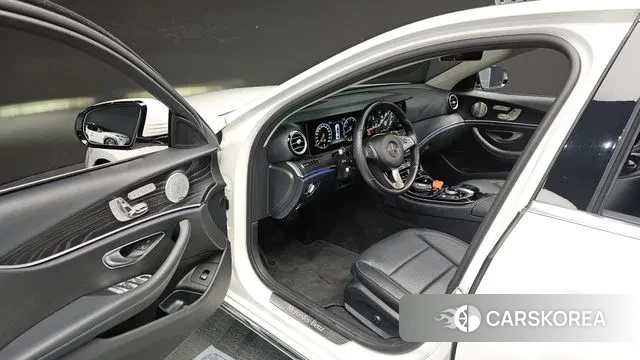 Mercedes-Benz E-Class W213 2018 Белый из Кореи, фото 2