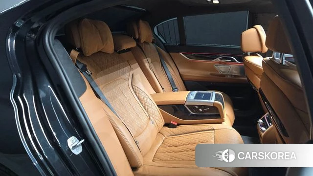 BMW 7 Series (G11) 2022 Черный из Кореи, фото 2