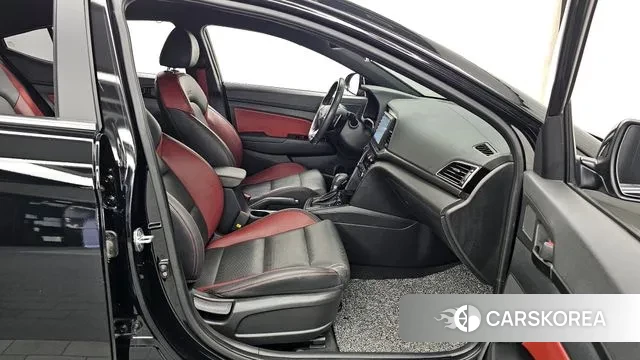 Hyundai Avante AD 2018 Черный из Кореи, фото 2