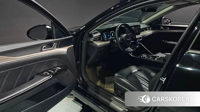 Kia K5 3rd generation 2023 Черный из Кореи, фото 2