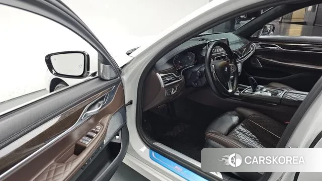 BMW 7 Series (G11) 2022 Белый из Кореи, фото 2