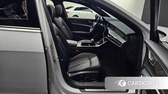 Audi A6 (C8) 2021 Белый из Кореи, фото 2