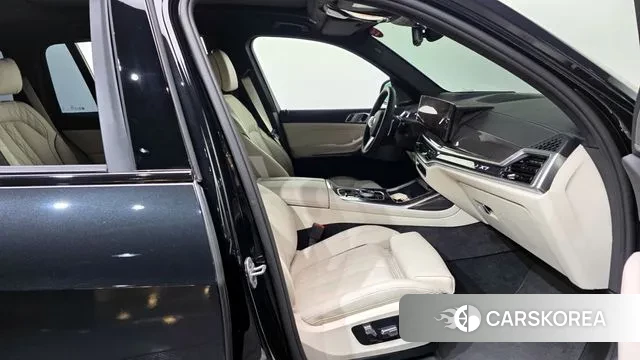 BMW X7 (G07) 2025 Черный из Кореи, фото 2