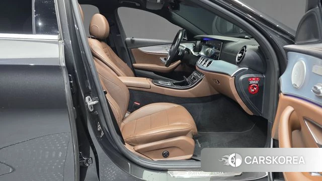 Mercedes-Benz E-Class W213 2021 Серый из Кореи, фото 2