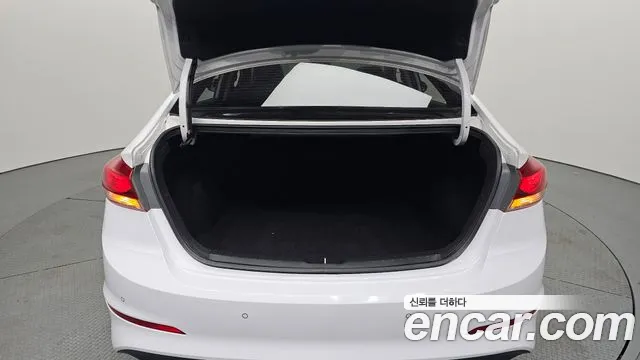 Hyundai Avante AD 2018 Белый из Кореи, фото 2