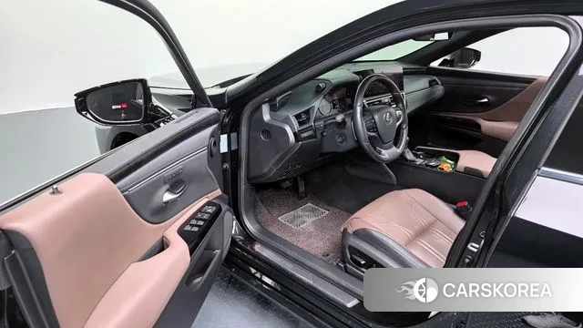 Lexus ES300h 7th generation 2023 Черный из Кореи, фото 2