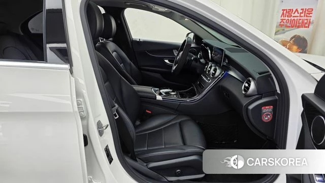 Mercedes-Benz C-Class W205 2018 Белый из Кореи, фото 2