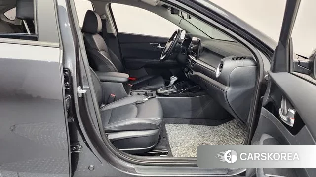 Kia The New K3 2nd generation 2023 Черный из Кореи, фото 2