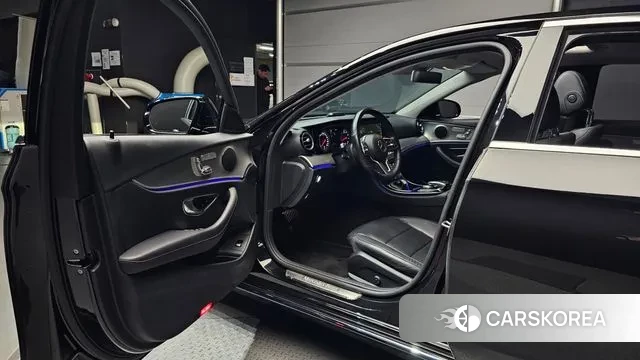 Mercedes-Benz E-Class W213 2019 Черный из Кореи, фото 2