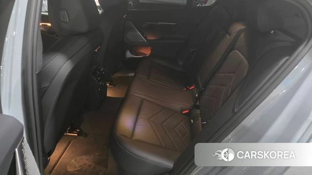 BMW 5 Series (G60) 2026 Небесно-голубой из Кореи, фото 2