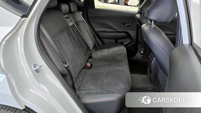 Hyundai Kona (SX2) 2026 Серебристо-серый из Кореи, фото 2