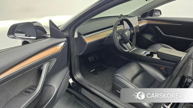 Tesla Model 3 2022 Черный из Кореи, фото 2