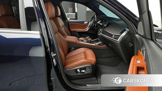 BMW X7 (G07) 2022 Черный из Кореи, фото 2
