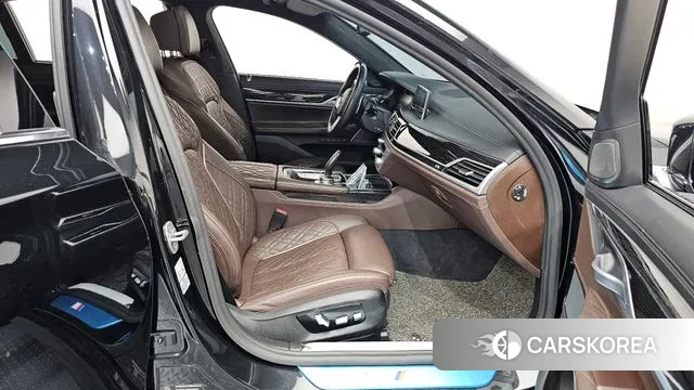 BMW 7 Series (G11) 2020 Черный из Кореи, фото 2