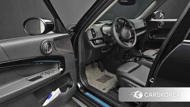 Mini Cooper Countryman 2023 Черный из Кореи, фото 2