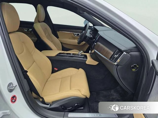 Volvo S90 2024 Белый из Кореи, фото 2