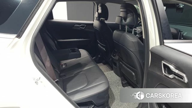 Kia Sportage 5th Generation Hybrid 2023 Белый из Кореи, фото 2