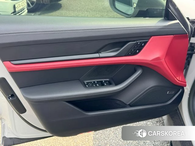 Porsche Taycan 2024 Серебристо-серый из Кореи, фото 2