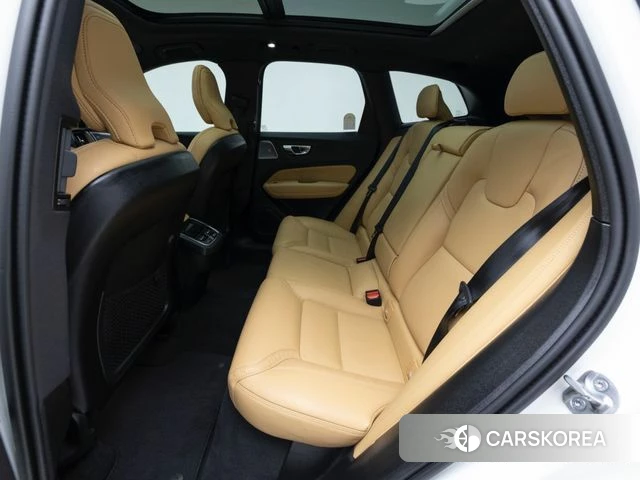 Volvo XC60 second Generation 2025 Белый из Кореи, фото 2