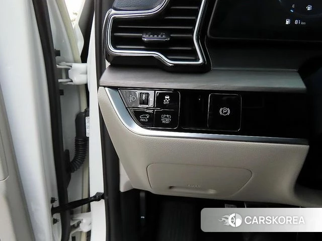 Kia The New Sportage 5th Generation Hybrid 2023 Белый из Кореи, фото 2