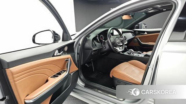 Kia Stinger Meister 2023 Серебристо-серый из Кореи, фото 2