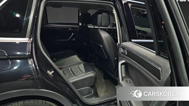 Volkswagen Tiguan second Generation 2020 Черный из Кореи, фото 2