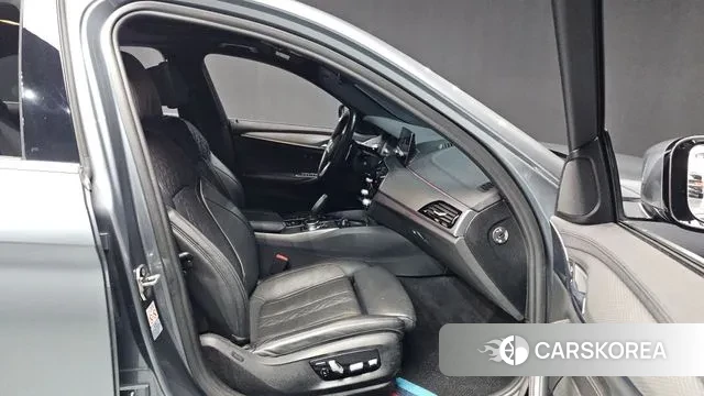 BMW 5 Series (G30) 2019 Серый из Кореи, фото 2